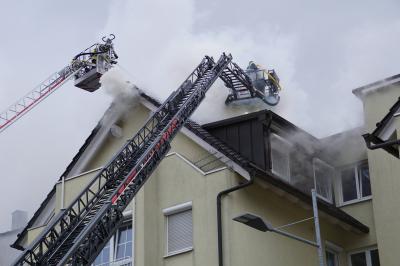 Pforzheim: Dachstuhlvollbrand - mehrere Verletzte Personen